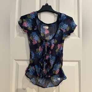 NWOT Girls Size Small Abercrombie blouse